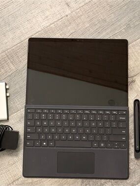 Surface-style 2-in-1 Tablet with Black Keyboard Cover